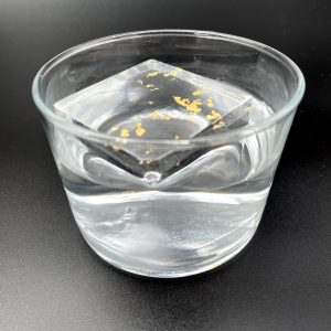 Glaçon transparent avec feuille d'or - Clear Ice - PureIceBaïkal